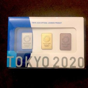 Tokyo 2020 Olympics Set of 3 pin badges (gold / silver / bronze) set From Japan